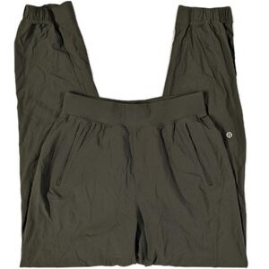 Lululemon License to Train High-Rise Women's Size 4 Green Jogger